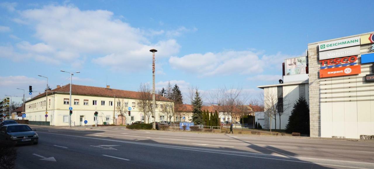 Bathory Apartman Apartment Eger Exterior photo